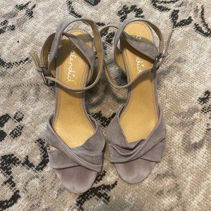Splendid Grey Suede Sandals SZ 9.5
